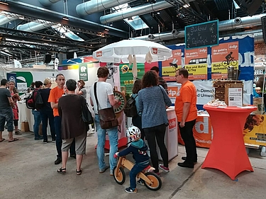 Messestand der ÖDP auf dem Heldenmarkt in Stuttgart 2019